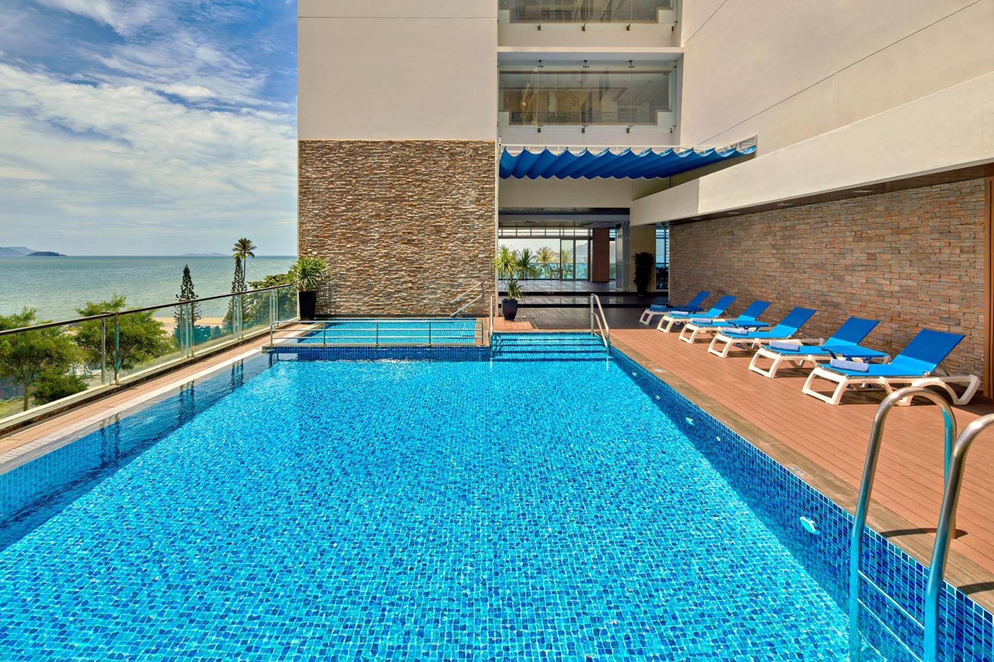 Hotel Novotel Nha Trang Buitenkant foto