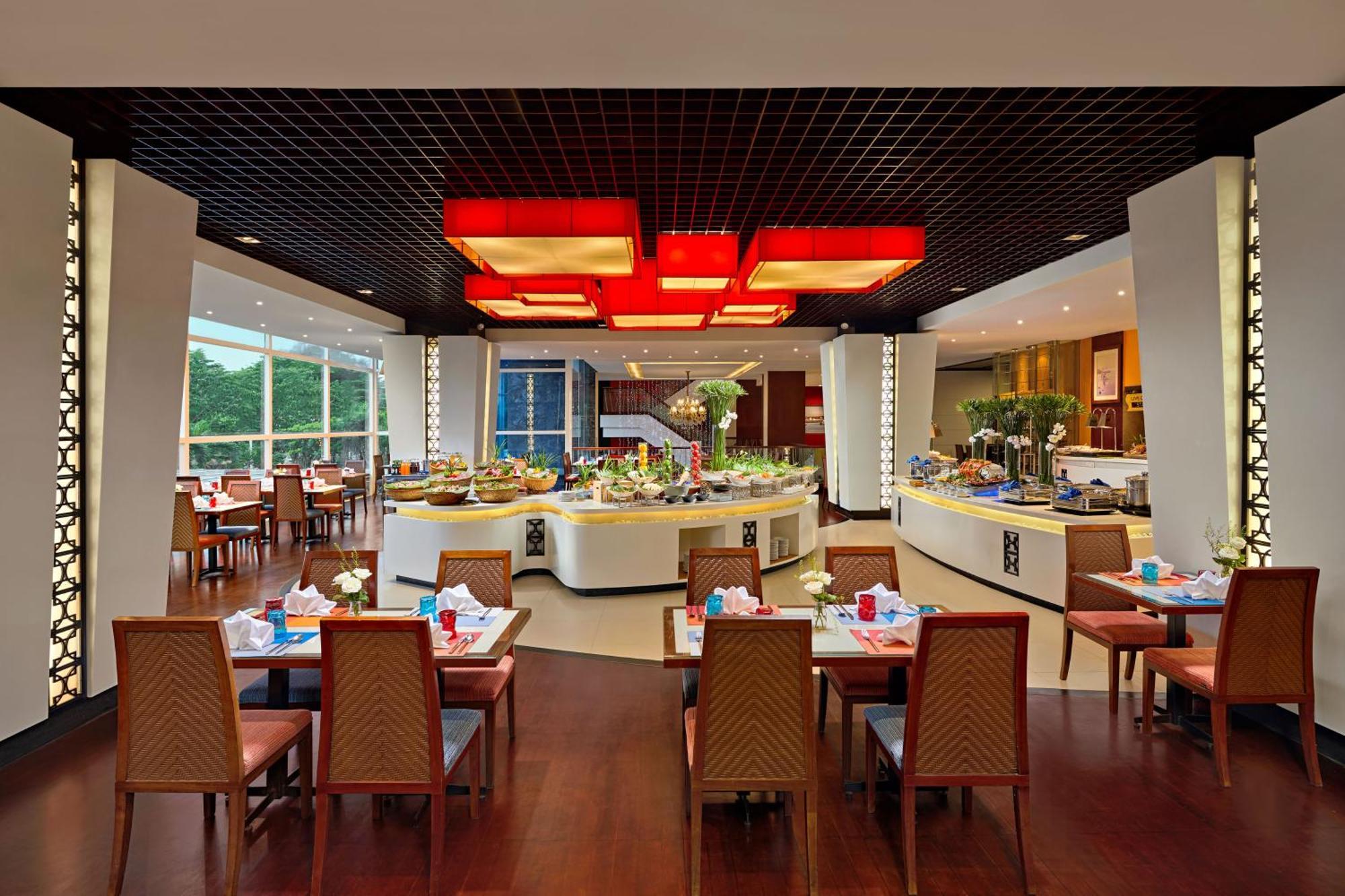 Hotel Novotel Nha Trang Buitenkant foto