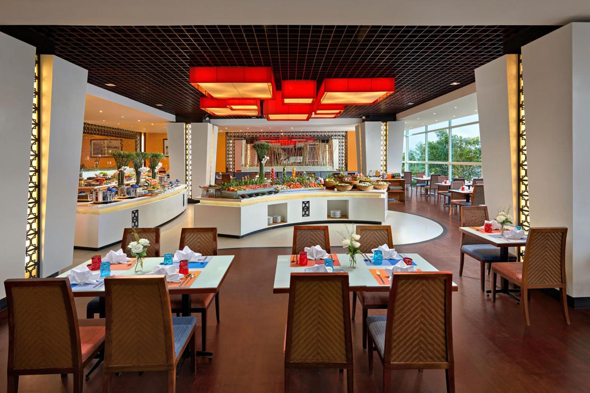 Hotel Novotel Nha Trang Buitenkant foto
