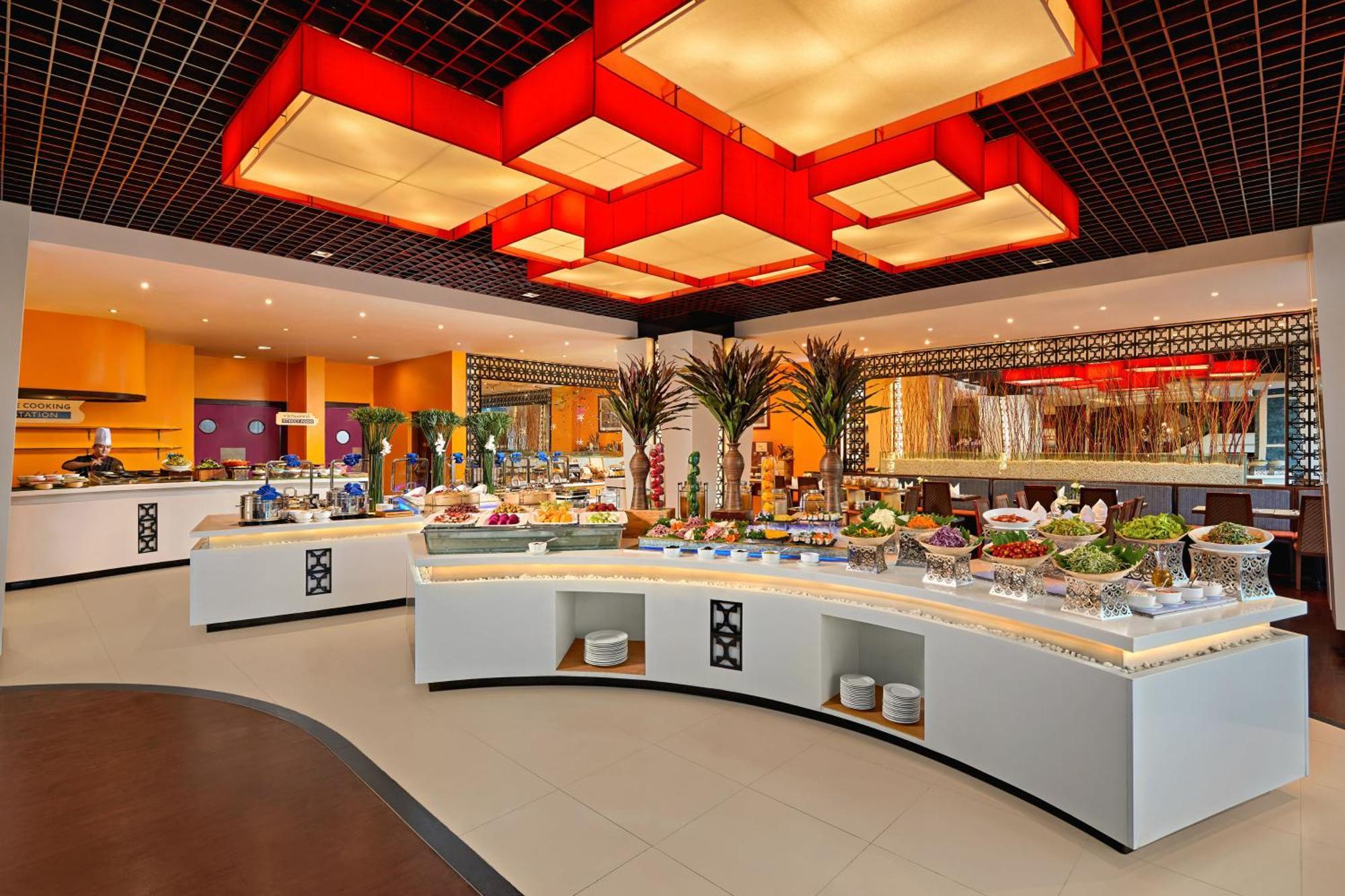 Hotel Novotel Nha Trang Buitenkant foto