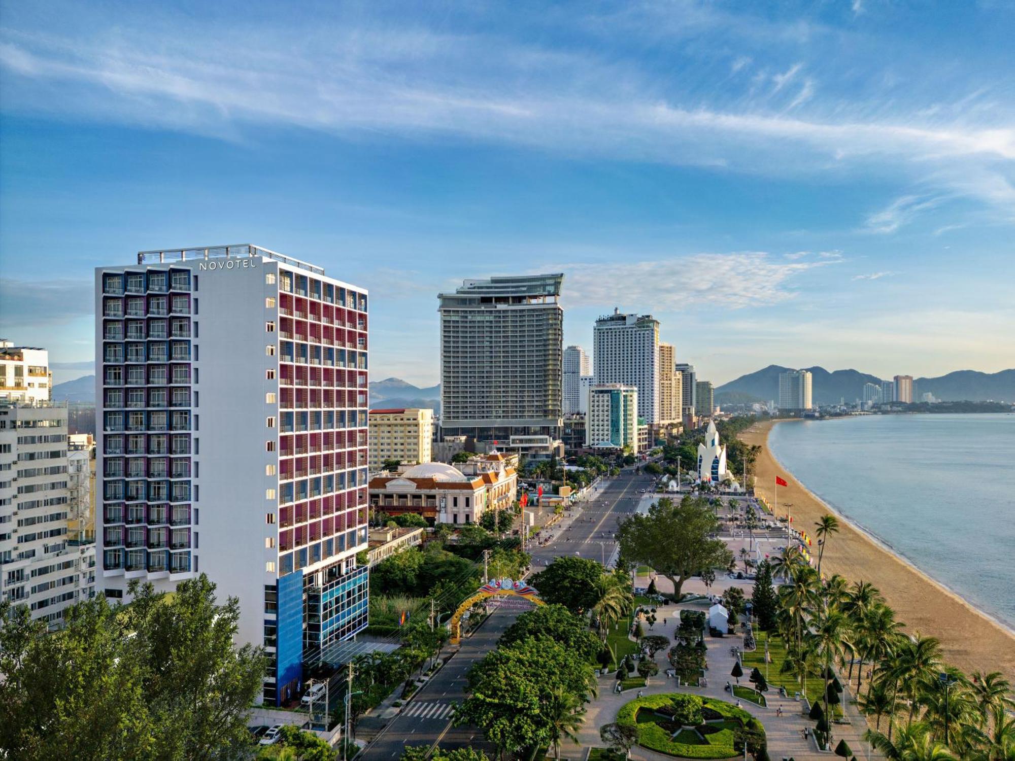 Hotel Novotel Nha Trang Buitenkant foto