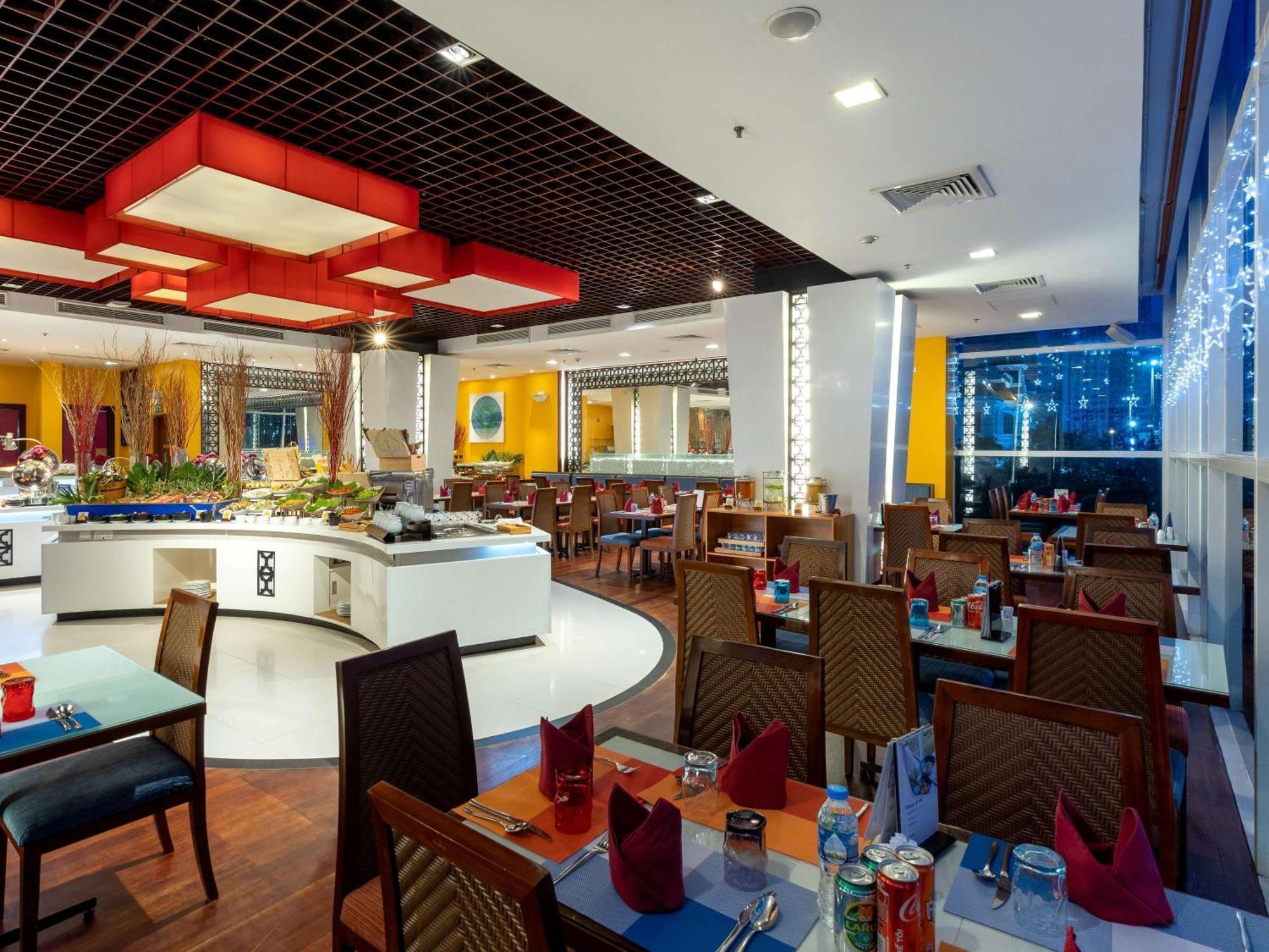 Hotel Novotel Nha Trang Buitenkant foto