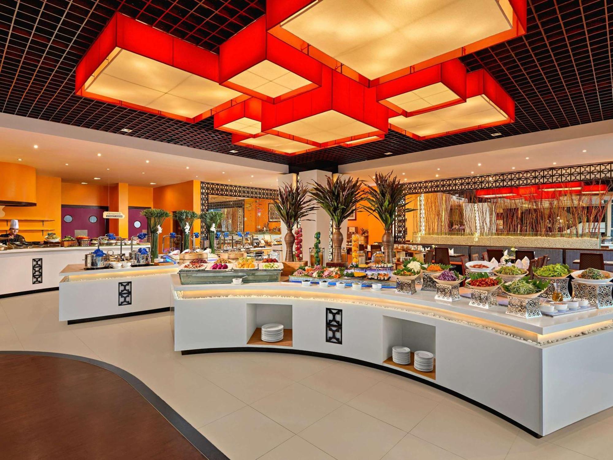 Hotel Novotel Nha Trang Buitenkant foto