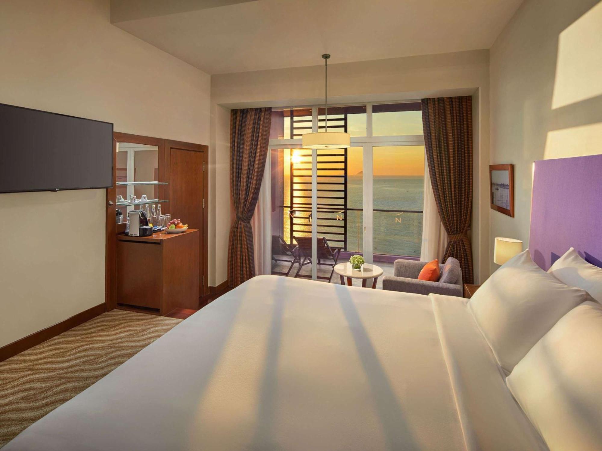 Hotel Novotel Nha Trang Buitenkant foto