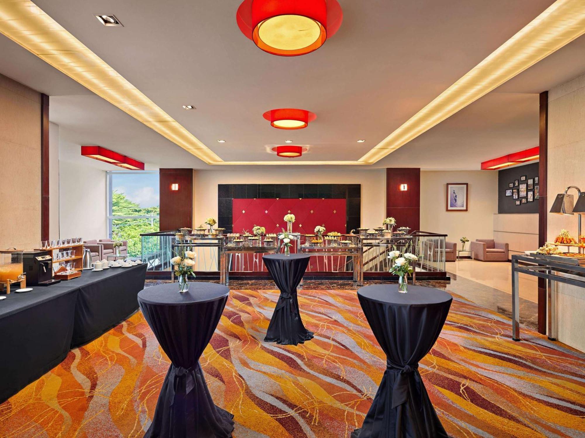 Hotel Novotel Nha Trang Buitenkant foto