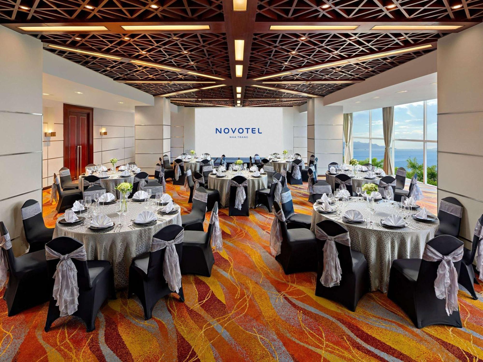 Hotel Novotel Nha Trang Buitenkant foto