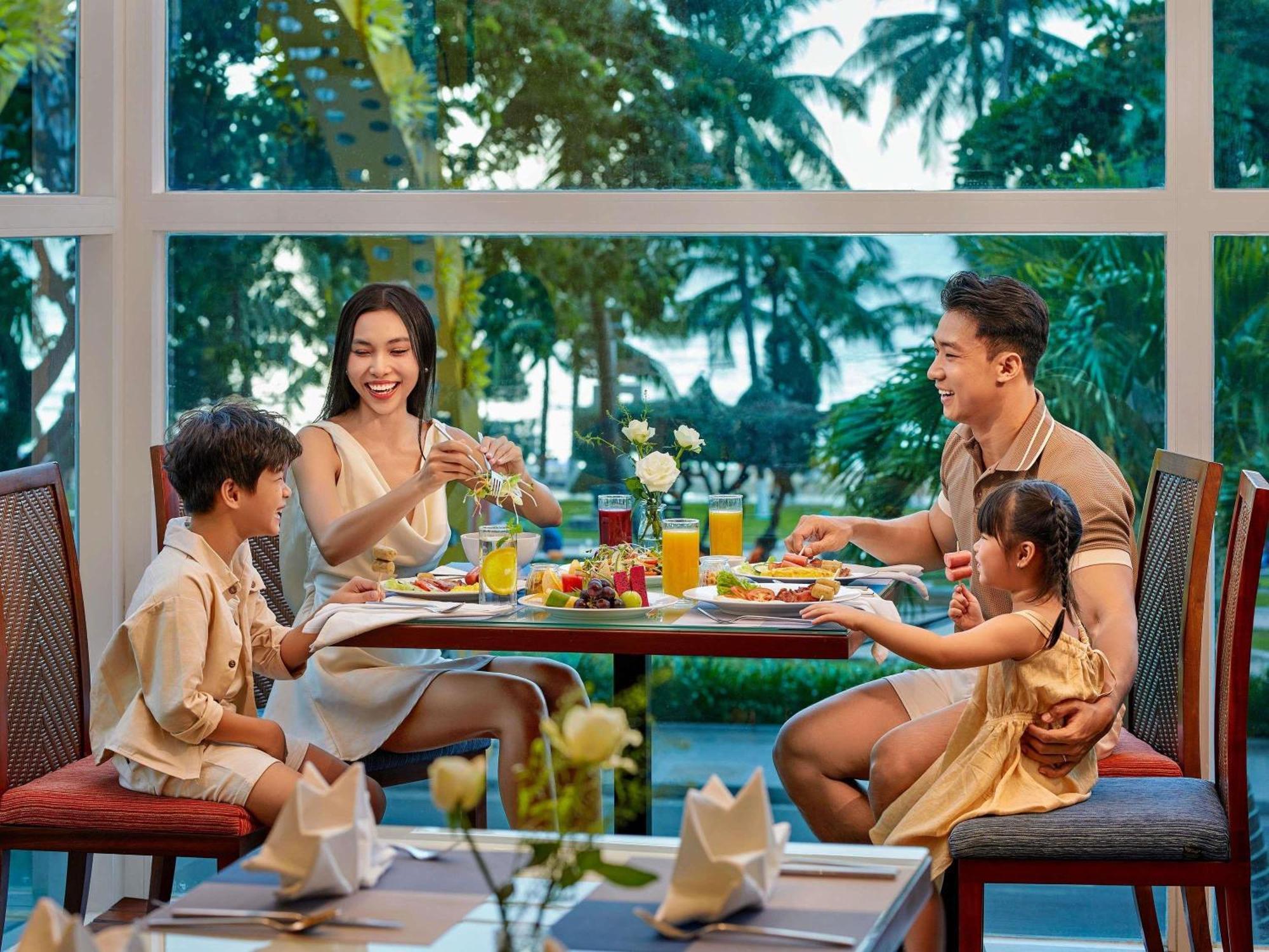 Hotel Novotel Nha Trang Buitenkant foto
