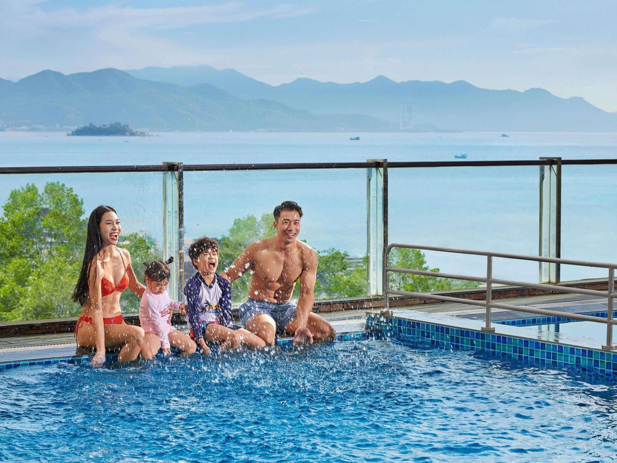 Hotel Novotel Nha Trang Buitenkant foto
