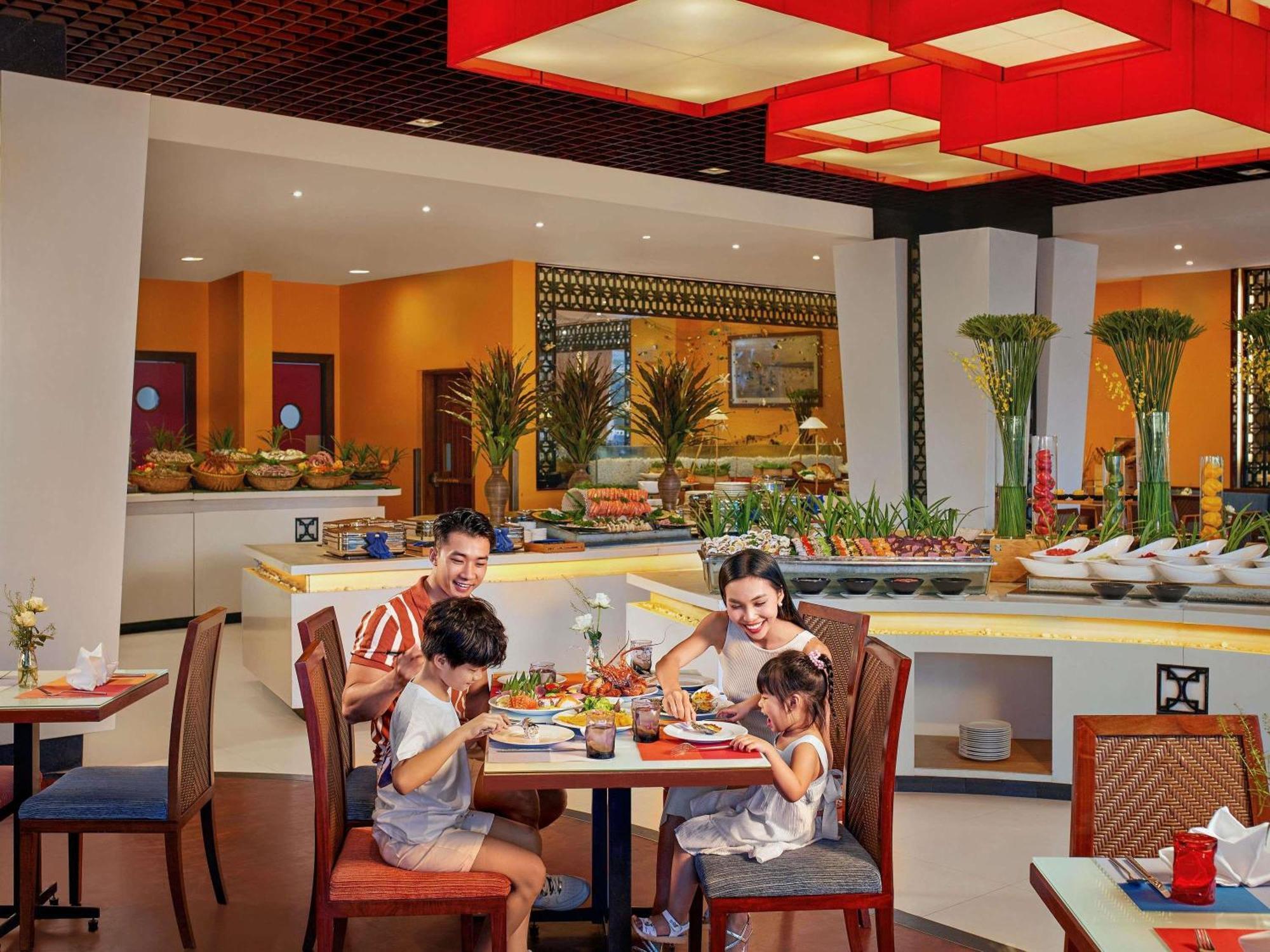 Hotel Novotel Nha Trang Buitenkant foto