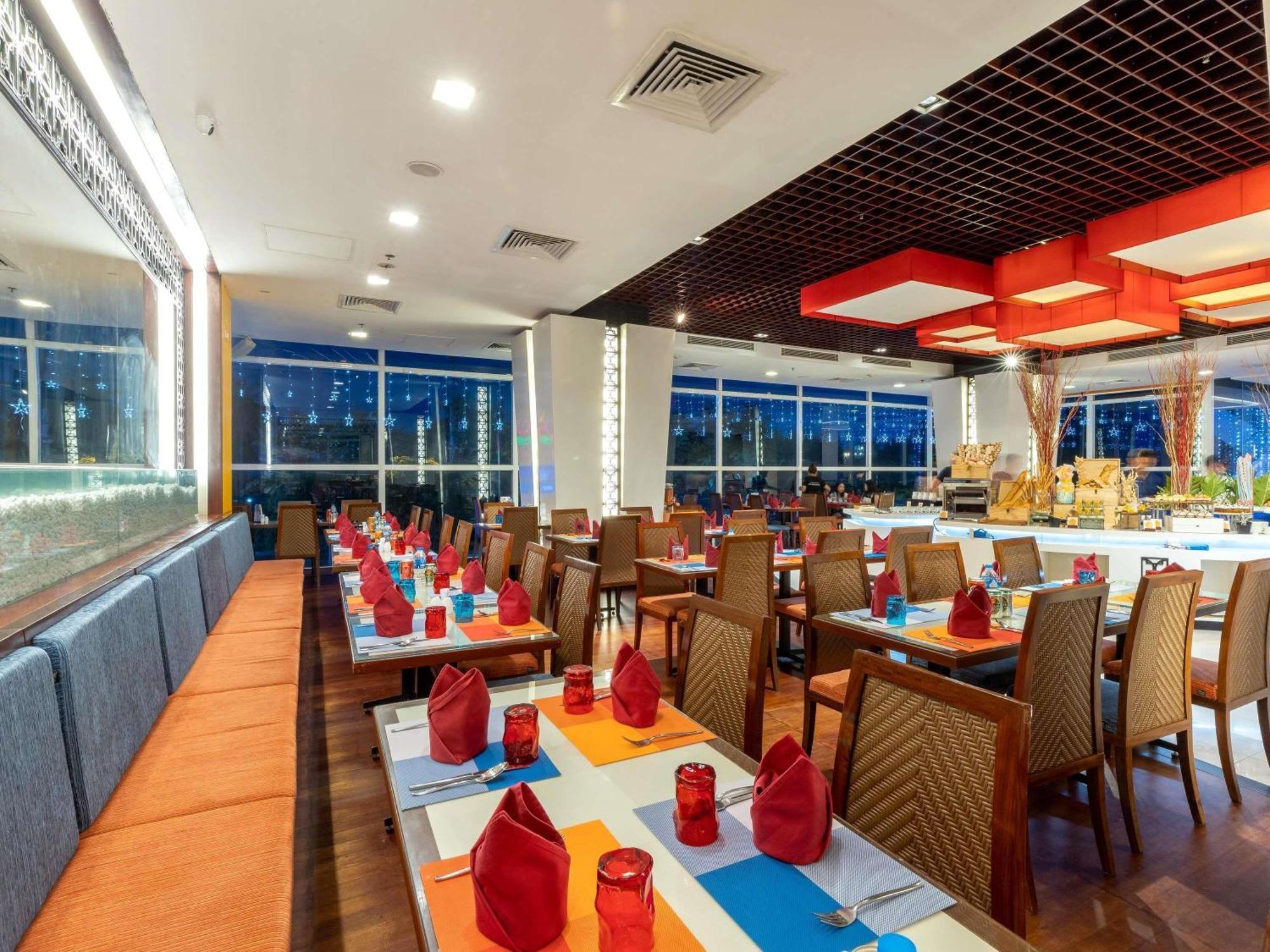Hotel Novotel Nha Trang Buitenkant foto