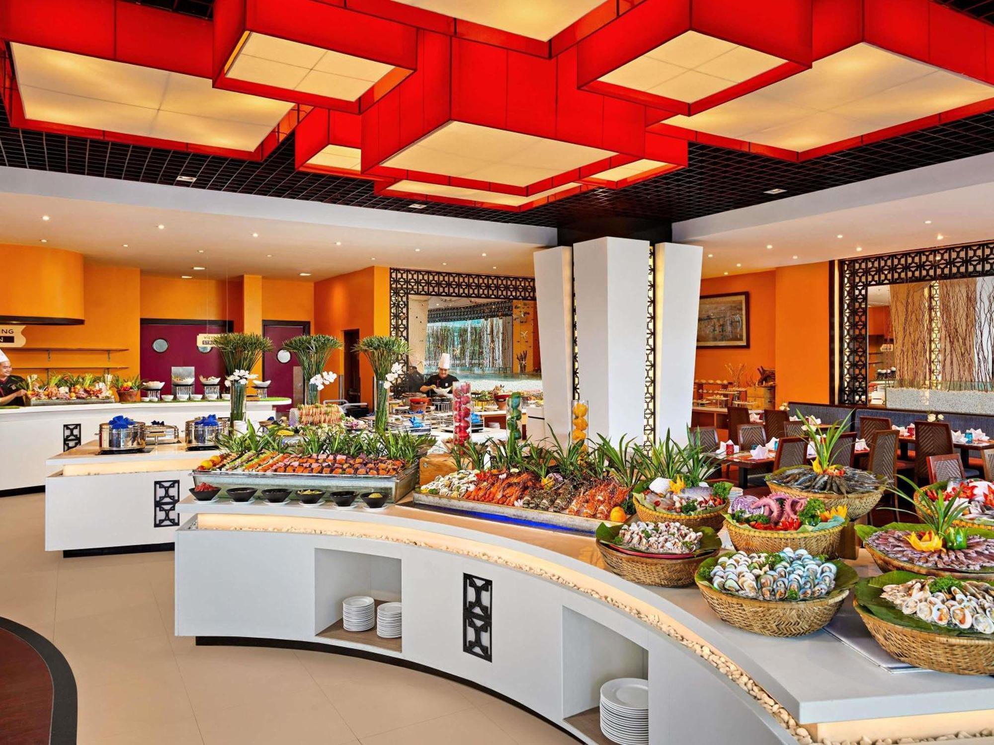 Hotel Novotel Nha Trang Buitenkant foto